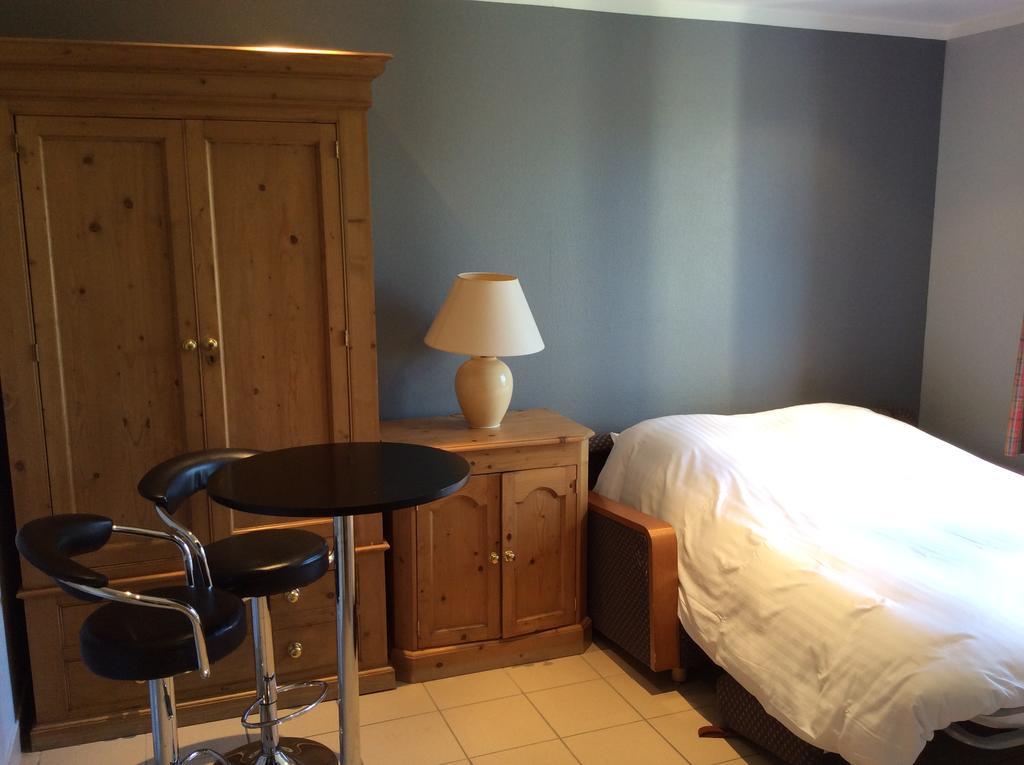 Residence Hotel Les Ducs De Chevreuse Avec Hebergement, Repas & Pdj, Seminaire, Bureau & Parking חדר תמונה