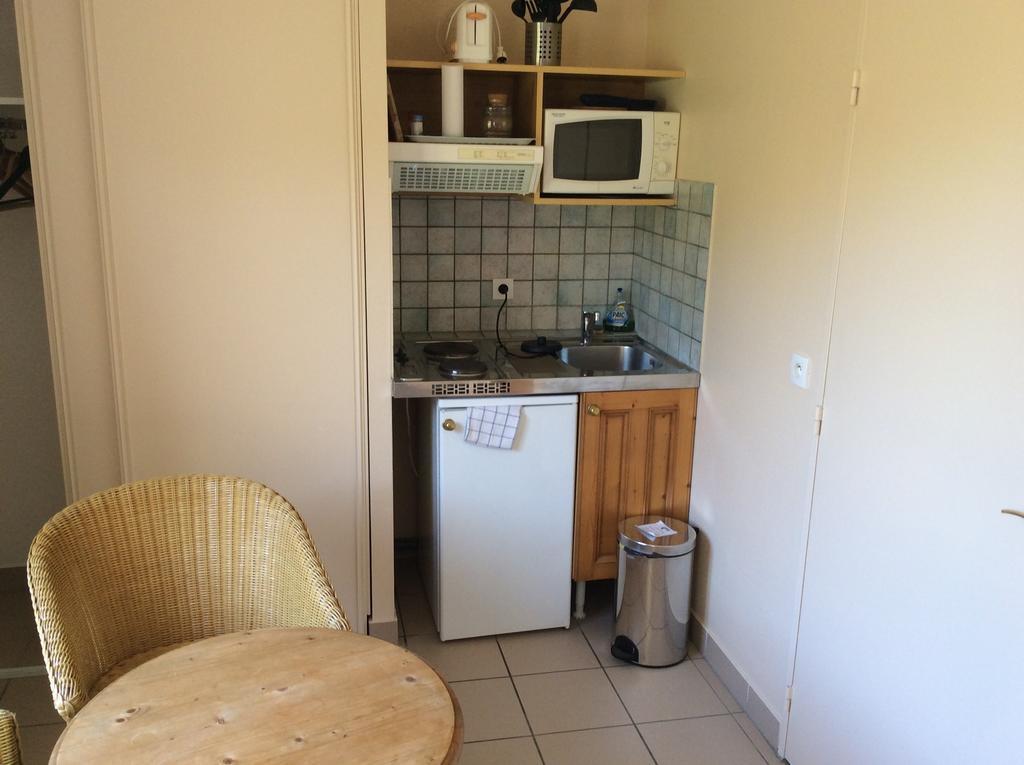 Residence Hotel Les Ducs De Chevreuse Avec Hebergement, Repas & Pdj, Seminaire, Bureau & Parking חדר תמונה