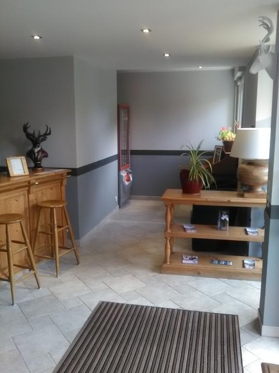 Residence Hotel Les Ducs De Chevreuse Avec Hebergement, Repas & Pdj, Seminaire, Bureau & Parking מראה חיצוני תמונה