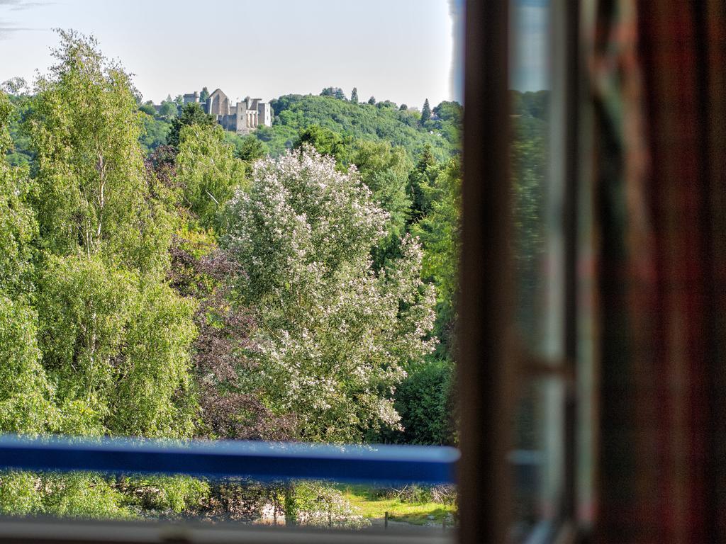 Residence Hotel Les Ducs De Chevreuse Avec Hebergement, Repas & Pdj, Seminaire, Bureau & Parking מראה חיצוני תמונה